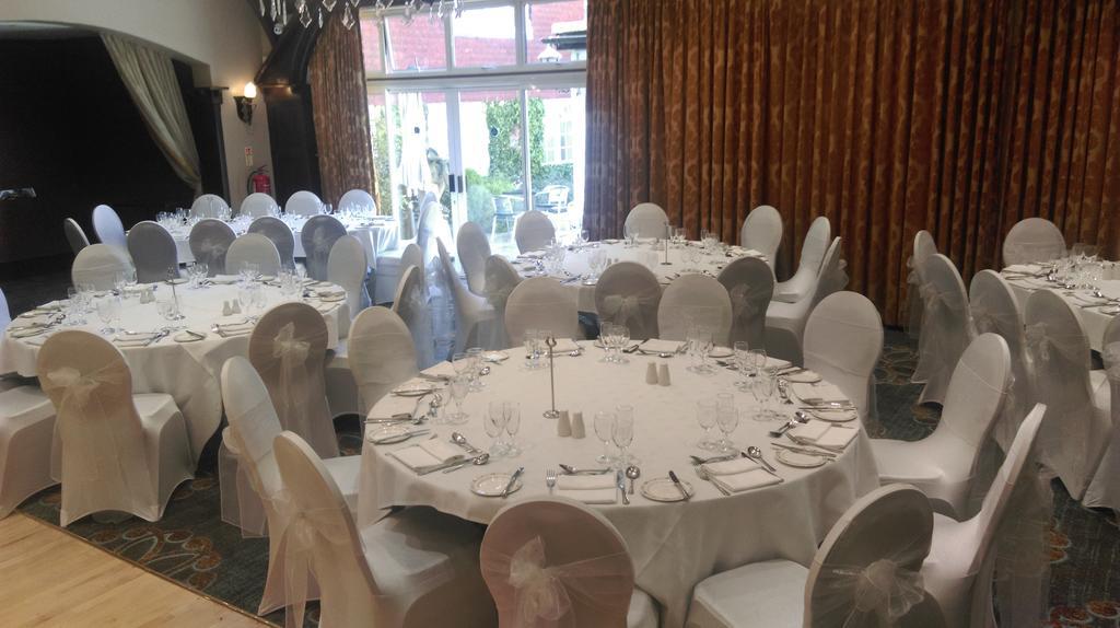 The Royal Chace Hotel 恩菲尔德 外观 照片