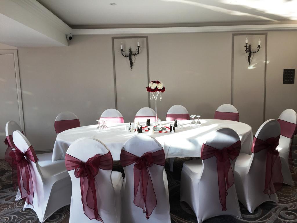 The Royal Chace Hotel 恩菲尔德 外观 照片